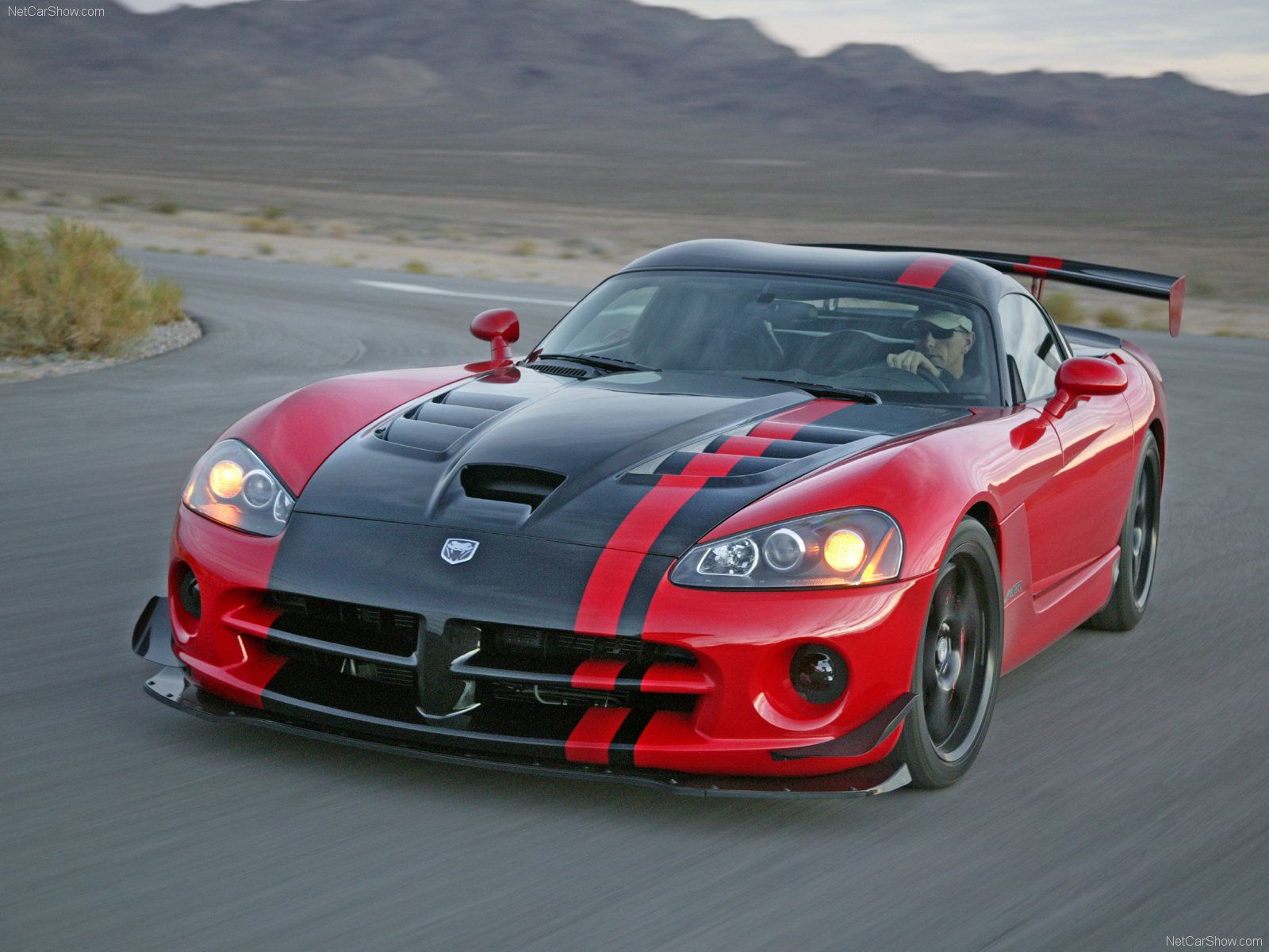 Dodge Viper ACR: bolide nato per la pista, arriva anti Corvette Z06 C7.R