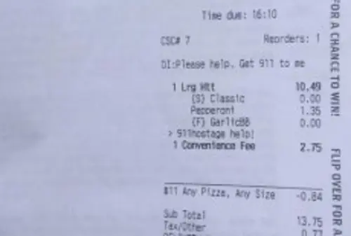 Segregata in casa coi figli, si salva ordinando una pizza online