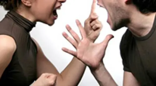 Pavia, strappa pezzo di lingua al compagno: era tornato tardi