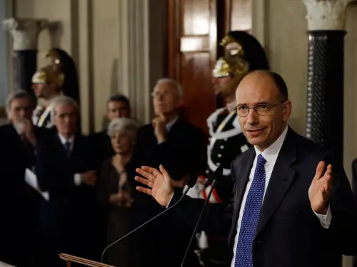 Enrico Letta investe scooter: conducente ricoverato ma non grave