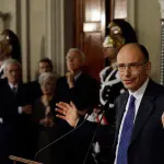 Enrico Letta investe scooter: conducente ricoverato ma non grave