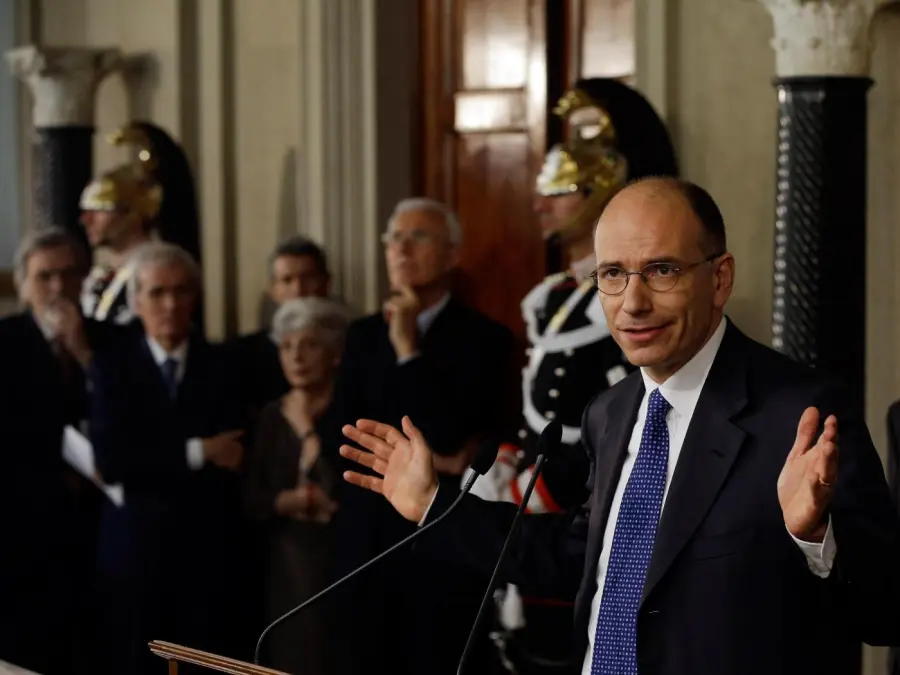 Enrico Letta investe scooter: conducente ricoverato ma non grave