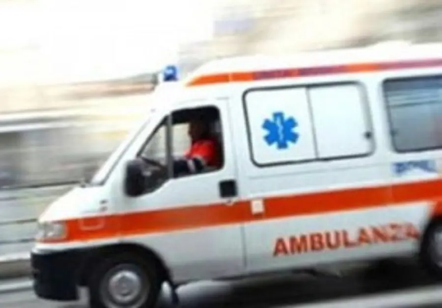 Ubriaco al Pronto soccorso ruba l’ambulanza per tornare a casa:  era stanco di aspettare