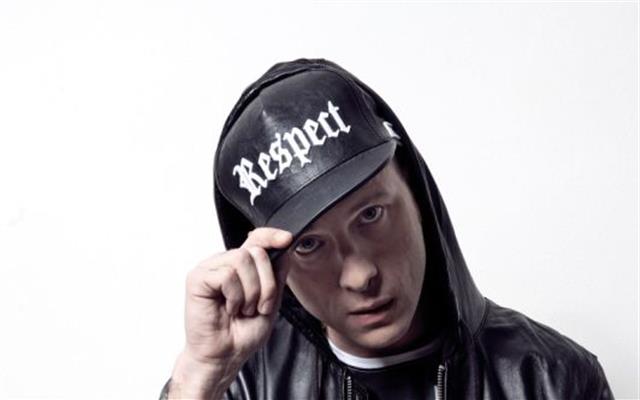 Clementino presenta 