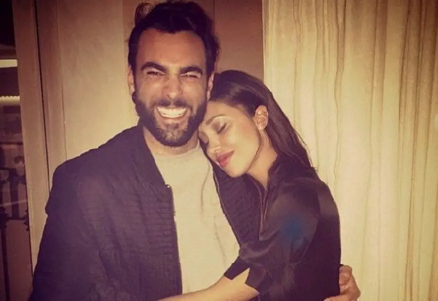 Marco Mengoni e Belen Rodriguez in palestra: trova le differenze