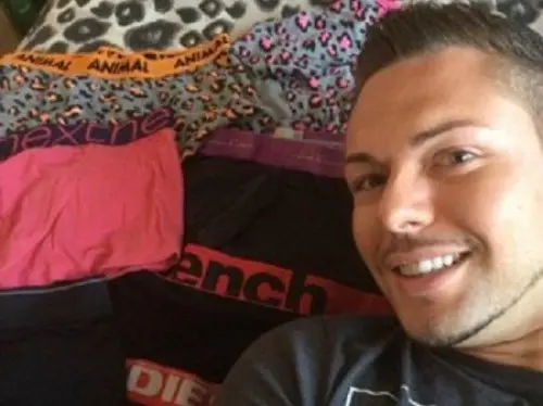 26enne “dipendente” da mutande nuove: 365 boxer all’anno