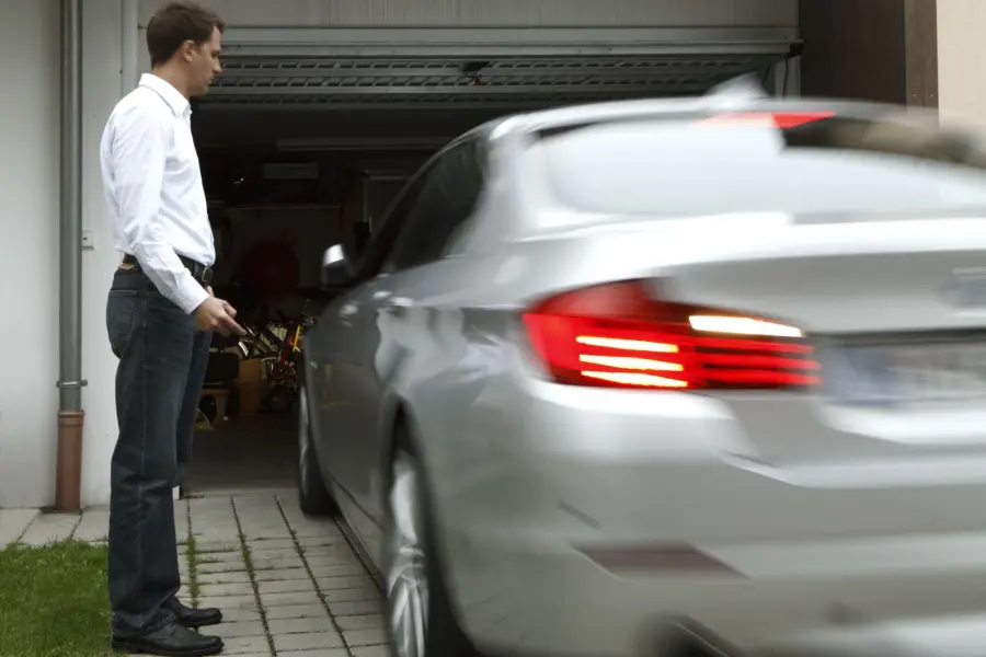 BMW serie 7: ammiraglia tedesca avrà Remote Control Parking