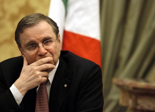 Troppa povertà nel mondo, Visco esorta a lottare contro indigenza