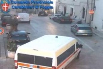 Soccorrevano anziani per derubarli, arrestati operatori del 118