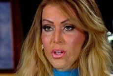 Parla col marito di una donna, lei le incendia il volto per gelosia