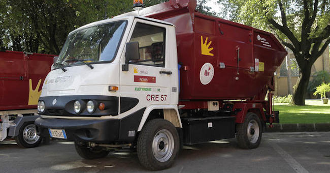 Roma, dipendenti Ama aggrediti a Testaccio: soccorsi dal 118