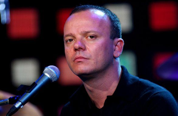 Gigi D'Alessio rischia condanna: offese ed aggredì fotografi