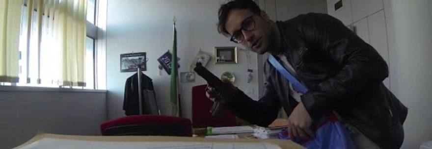Pescara, 'Falco' entra in tribunale con pistola: nessuno lo nota