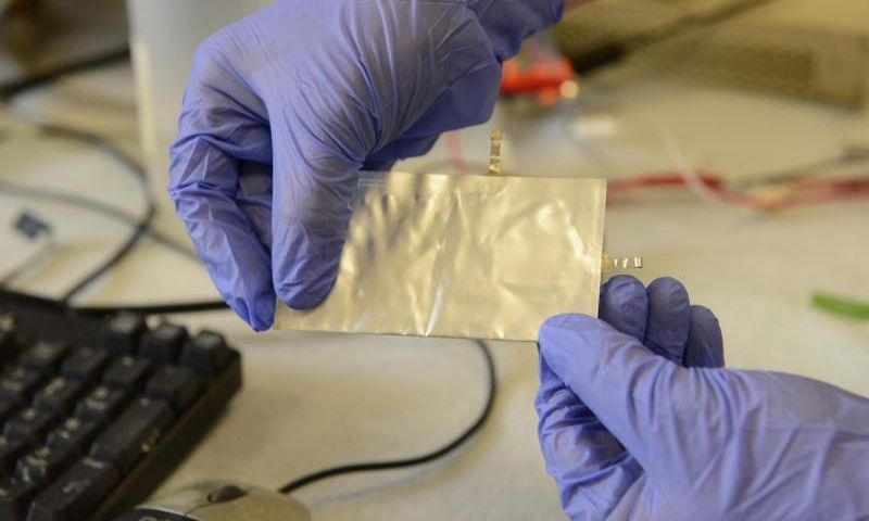 Batterie che si ricaricano in un minuto: resistenti e 'green'