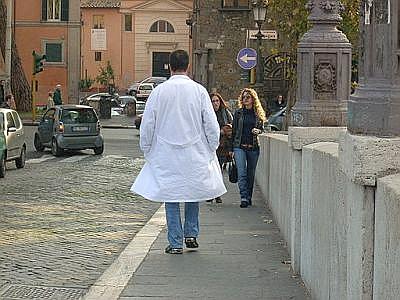 Subiaco, scoperti medici assenteisti: divieto di dimora