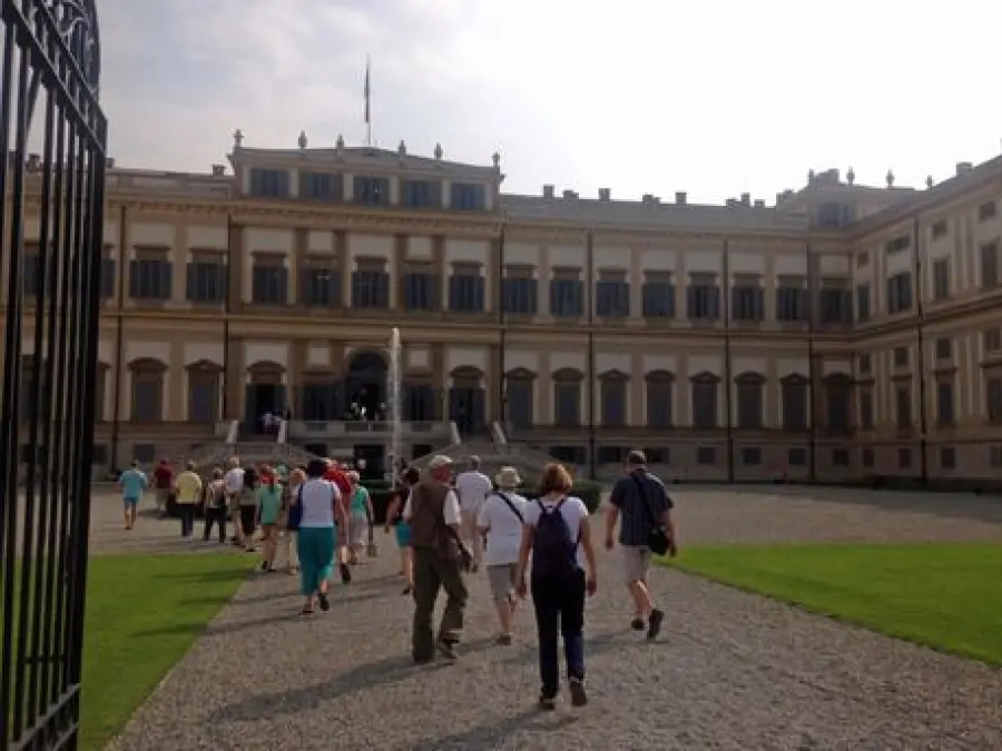 Monza, multe per studenti che bestemmiano a scuola
