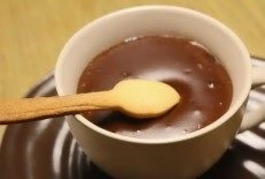 Nonna intossica i nipoti con cioccolata: era scaduta da 25 anni