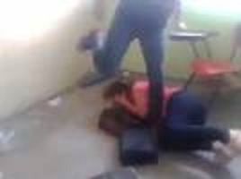 Donna picchia insegnante in classe: “Sei l’amante di mio marito”