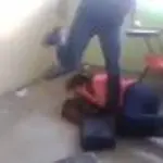 Donna picchia insegnante in classe: “Sei l’amante di mio marito”