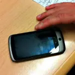 Cassazione: rischia carcere chi si impossessa del cellulare altrui