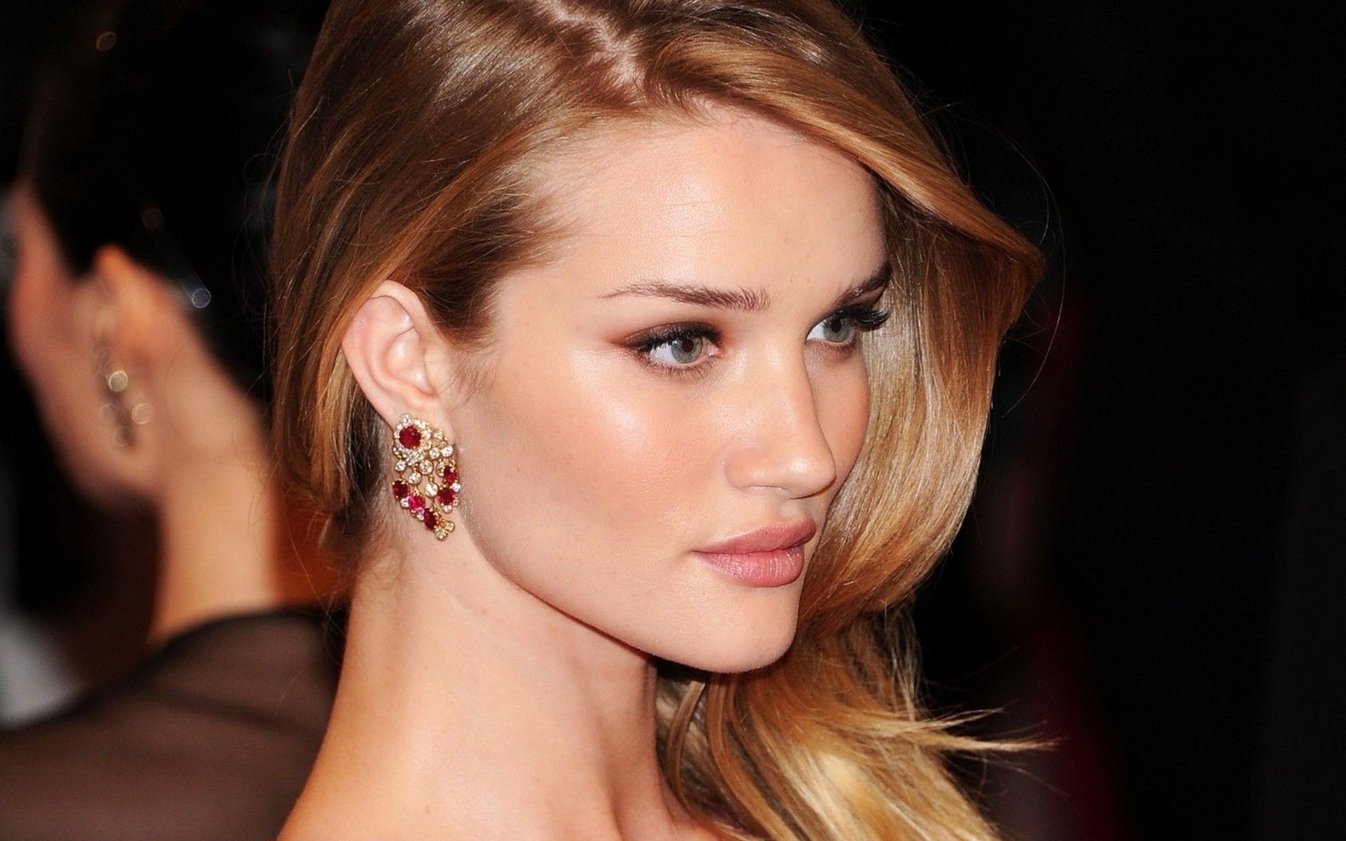 Donne più belle al mondo: Rosie Huntington-Whiteley in vetta