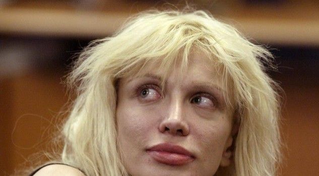 Courtney Love boicotta Dolce e Gabbana: "Brucerò vestiti D&amp;G"