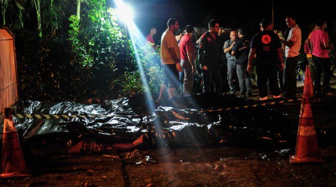 Brasile, autobus perde controllo e vola per 400 metri: 40 morti