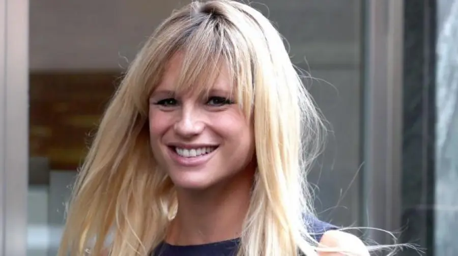 Michelle Hunziker mamma tris: è nata Celeste, annuncio su Fb