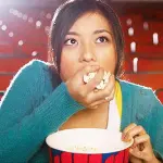Volete perdere peso? Evitate film drammatici: inducono a mangiare di più