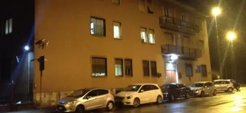 Gallarate, entra in caserma e spara a 3 carabinieri: 29enne arrestato