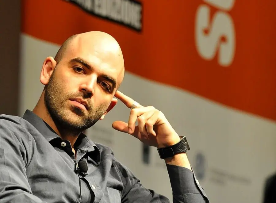 Roberto Saviano invita campani a non votare alle primarie del Pd