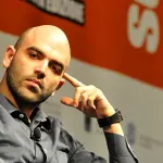 Roberto Saviano invita campani a non votare alle primarie del Pd