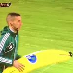 Feyenoord-Roma: inciviltà tifosi olandesi, banana per Gervinho