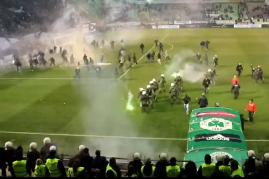 Grecia, Tsipras sospende campionato di calcio: troppa violenza