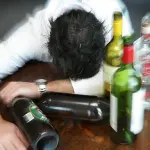 Binge drinking deleterio per il cuore: rischio aritmie aumenta