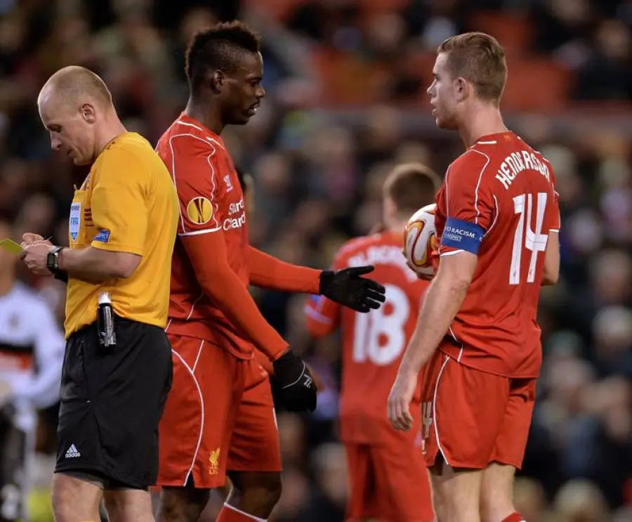 Gerrard ammonisce Balotelli: "Non ha rispettato Henderson"