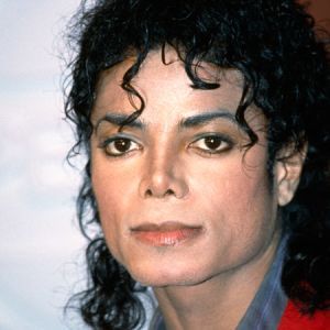 Michael Jackson si schiariva la pelle per non somigliare al padre