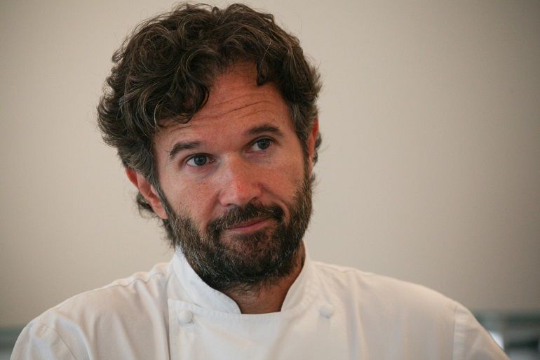 Comune di Amatrice si scaglia contro Carlo Cracco: sugo con aglio in camicia non è Amatriciana