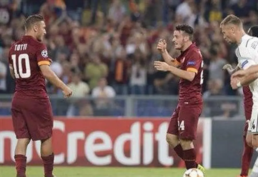 Cagliari-Roma finisce 1-2: giallorossi a -7 dalla Juventus, Daniele Verde strepitoso
