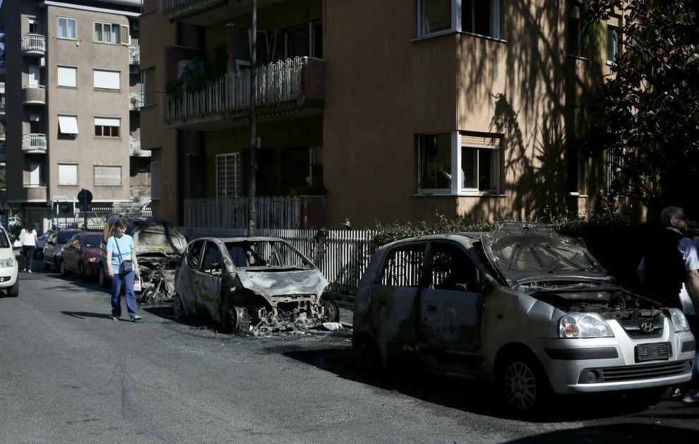 Roma, auto e moto incendiate a Montesacro: incubo piromani torna