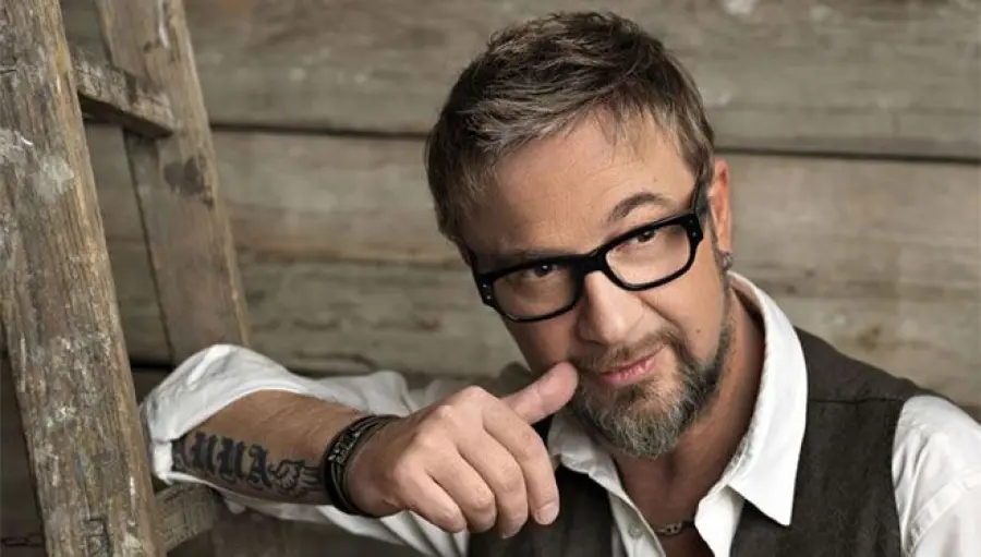 Marco Masini porta "Che giorno è" a Sanremo: pezzo incluso in "Cronologia"