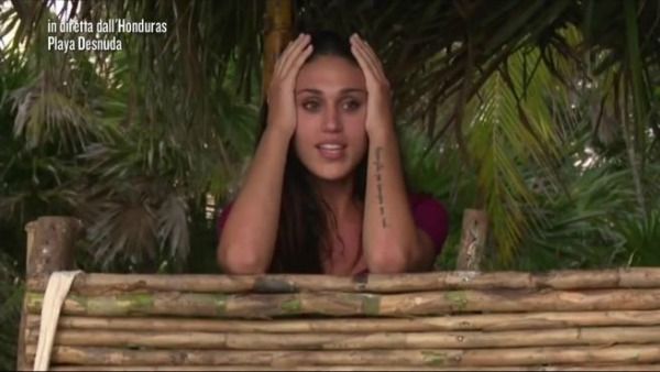 Isola dei Famosi, Cecilia Rodriguez nuda sulla Playa Desnuda