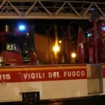 Pomezia: incendio in palazzo, muore 42enne. Vigili del fuoco salvano genitori