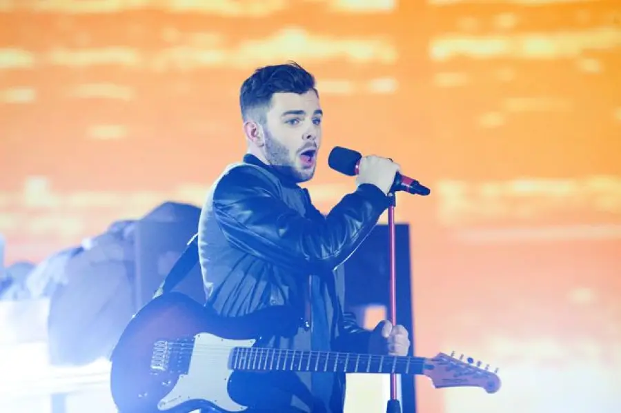 Sanremo, Lorenzo Fragola trionfatore per i bookmakers, poche speranze per Irene Grandi e Marco Masini