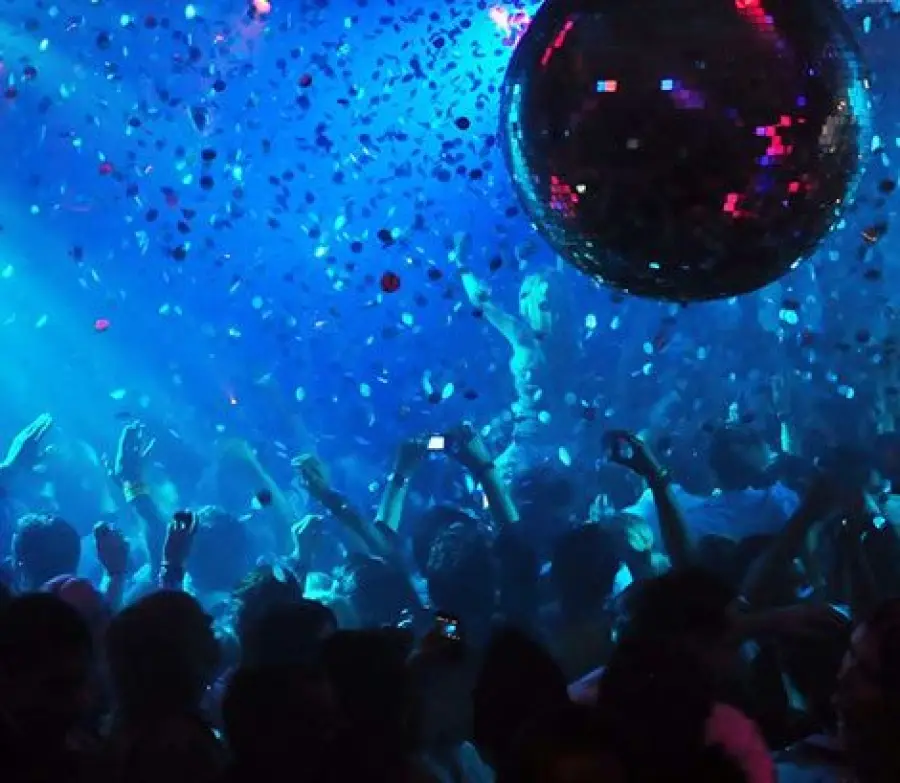 Bologna, Caos resterà chiuso per 10 giorni: ordine del Questore