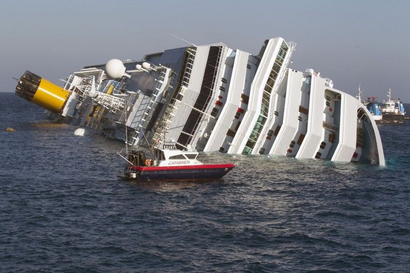 Concordia, Isola del Giglio chiede 20 milioni a Schettino: danni patrimoniali e non