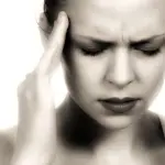 Mal di testa: curarlo con ginnastica posturale, altro che farmaci