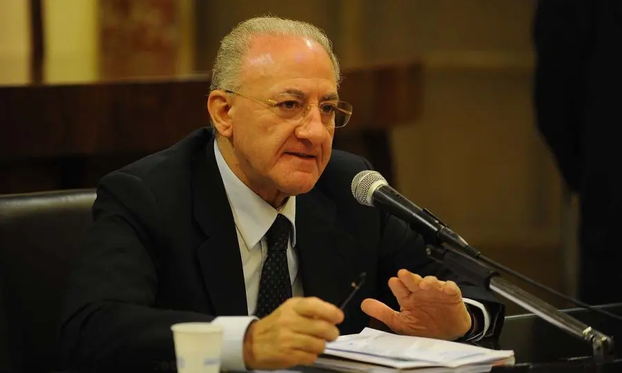 Sindaco di Salerno De Luca condannato per abuso d'ufficio: pena inferiore a richiesta pm