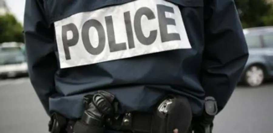 Parigi, poliziotta travolta dinanzi all'Eliseo: in manette due persone