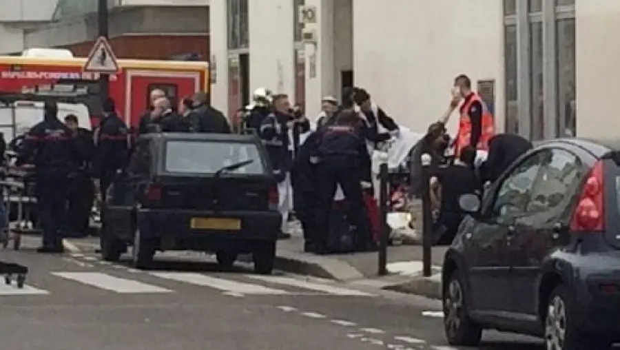 Parigi: poliziotti uccidono autori strage di Charlie Hebdo